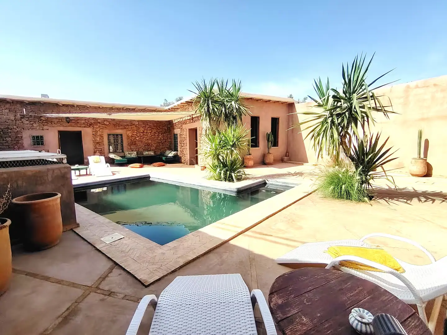 Maison traditionnelle avec piscine dans la vallée de l'Ourika, propice à un usage de retraite bien-être